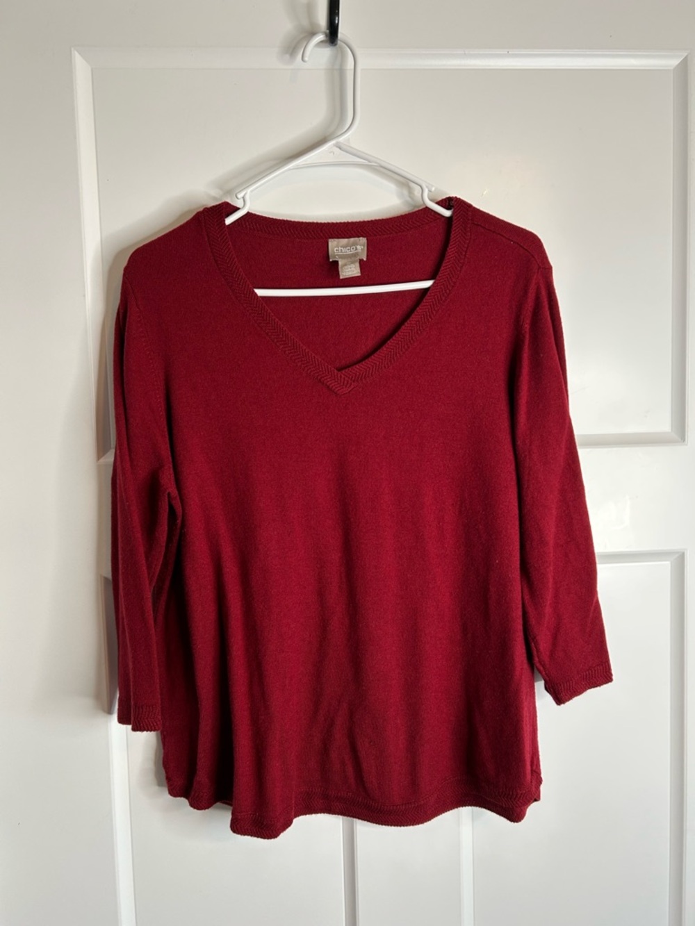 Chicos Women’s Size 2/L V Neck Sweater Cashmere Content Red 1605